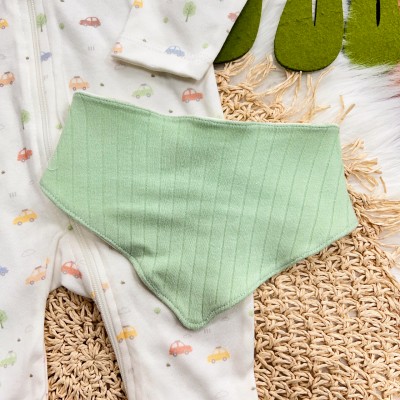  Kit 2 Macacões + Babador Bandana Carrinhos e Canelado - Verde Menta e Off White